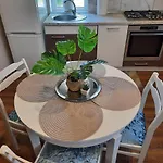 Kinds Of Rent In The Center Гостевой дом