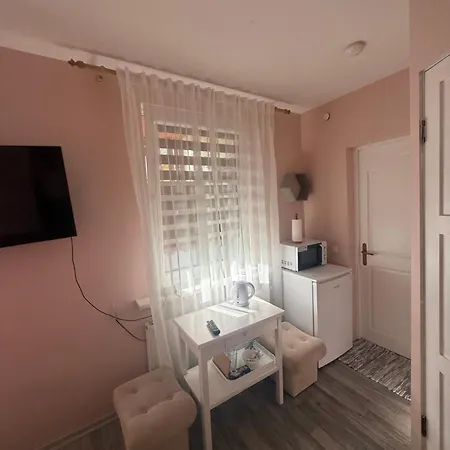 Гостьовий будинок Kinds Of Rent In The Center *