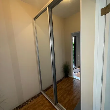 Kinds Of Rent In The Center Гостевой дом *